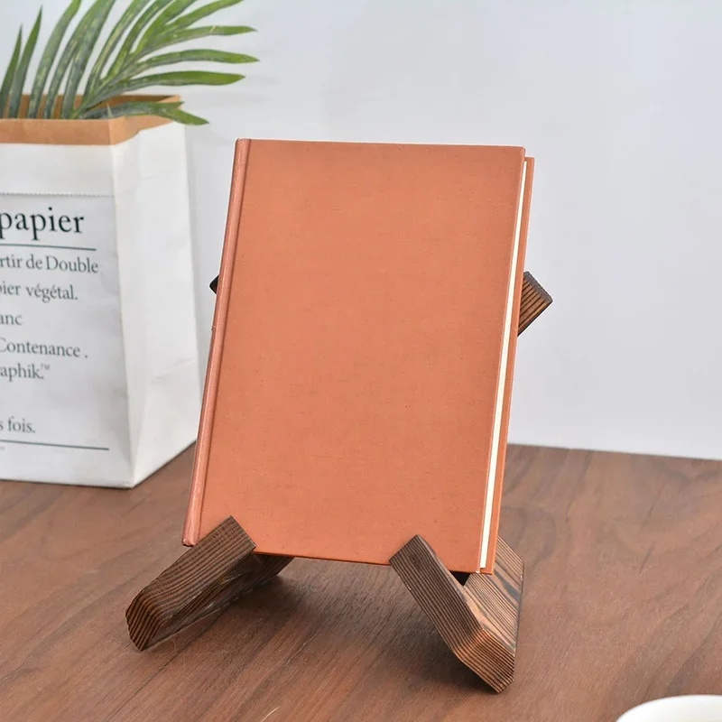 Stojak na książkę kucharską z  – Desk Setup Wood recenzja i cena
